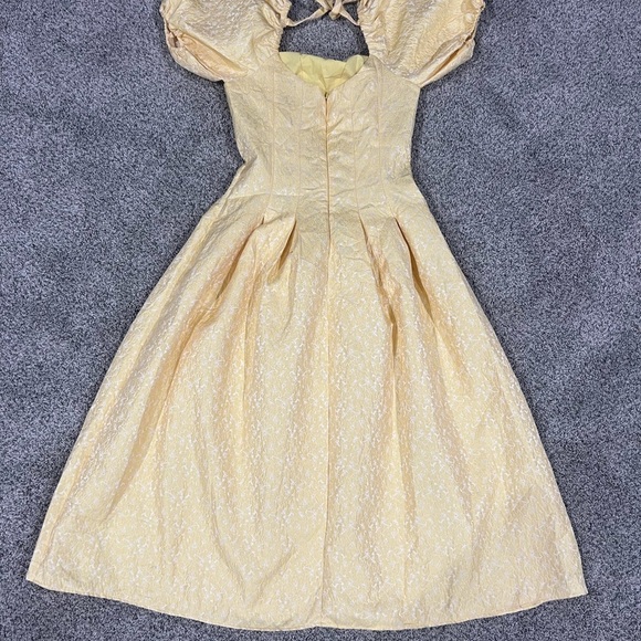 B.Right SHINE SO BRIGHT YELLOW FLORAL JACQUARD PUFF SLEEVE MIDI DRESS Size Small - Picture 14 of 16